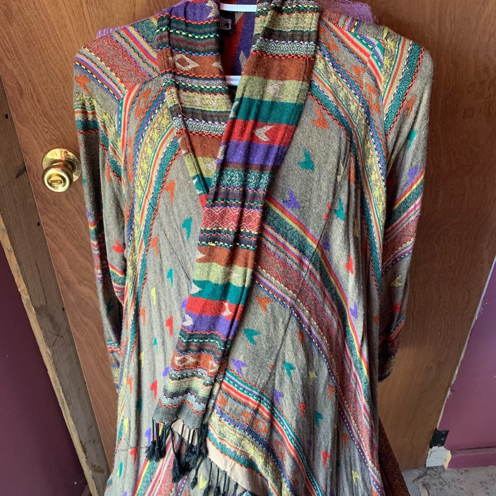 Women’s Shaw/ Blouse